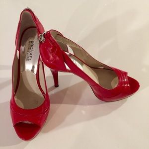 SOLD! Michael Kors Peep Toe Platform Pumps SZ 8